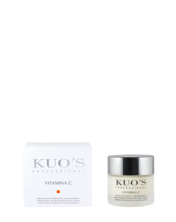 Crème hydratante pour le visage à longue durée d’action, au toucher soyeux et facilement absorbée. Contient de la Vitamine C, puissant antioxydant qui retarde les signes de l’âge, favorise la synthèse de collagène et régénération cellulaire apportant de la luminosité. Indiqué pour tous les types de peau. MODE D’EMPLOI: Après avoir nettoyé et toni昀椀é la peau, appliquer la crème en massant légèrement jusqu’à complète absorption. Utiliser de jour.